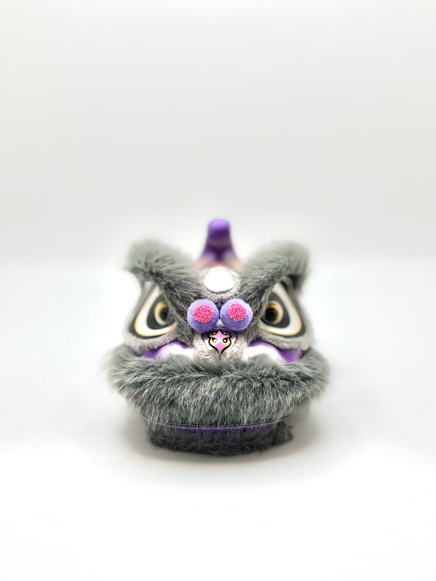 GREY MINI HOKSAN LION HEAD