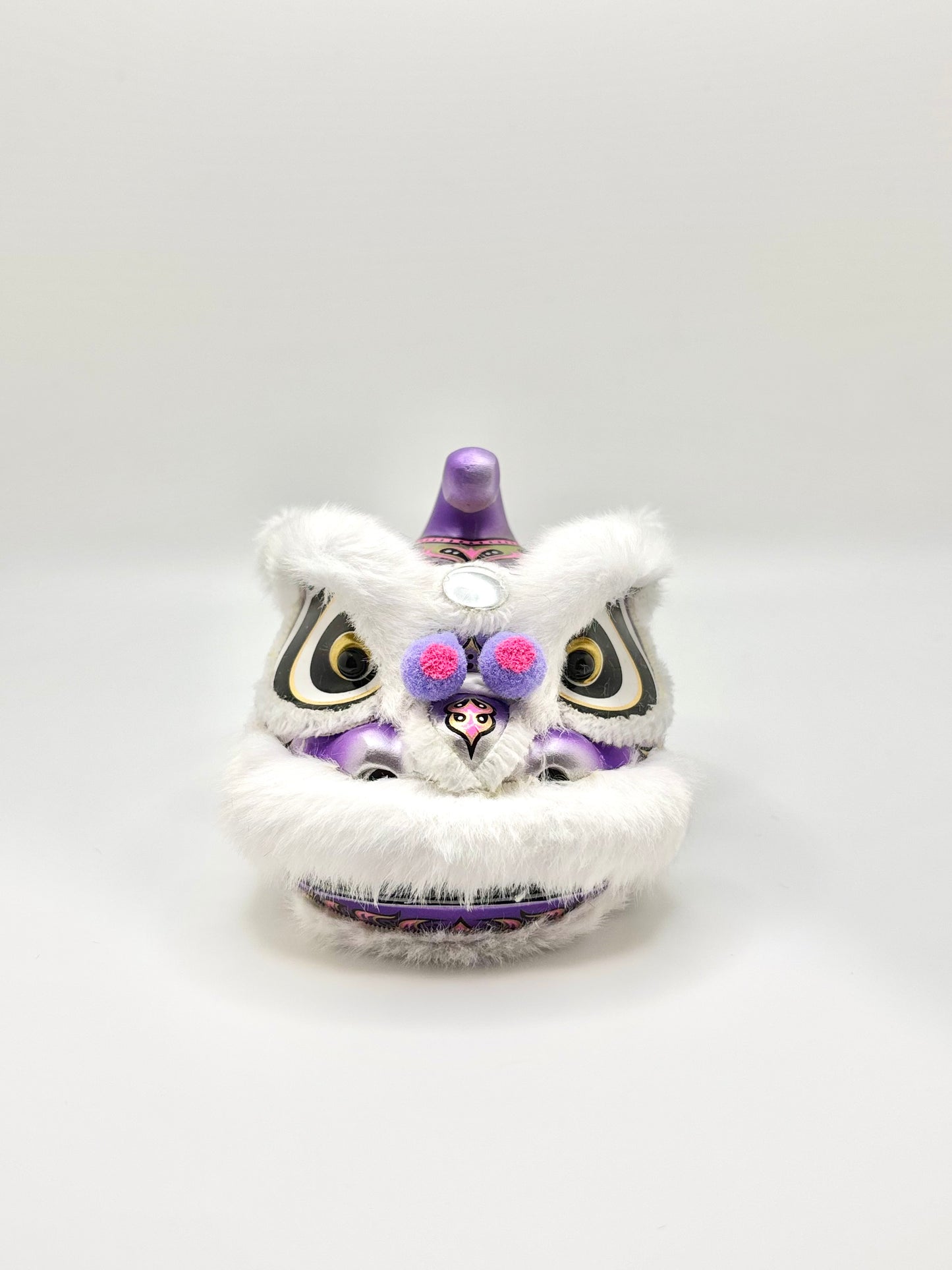 WHITE MINI HOKSAN LION HEAD