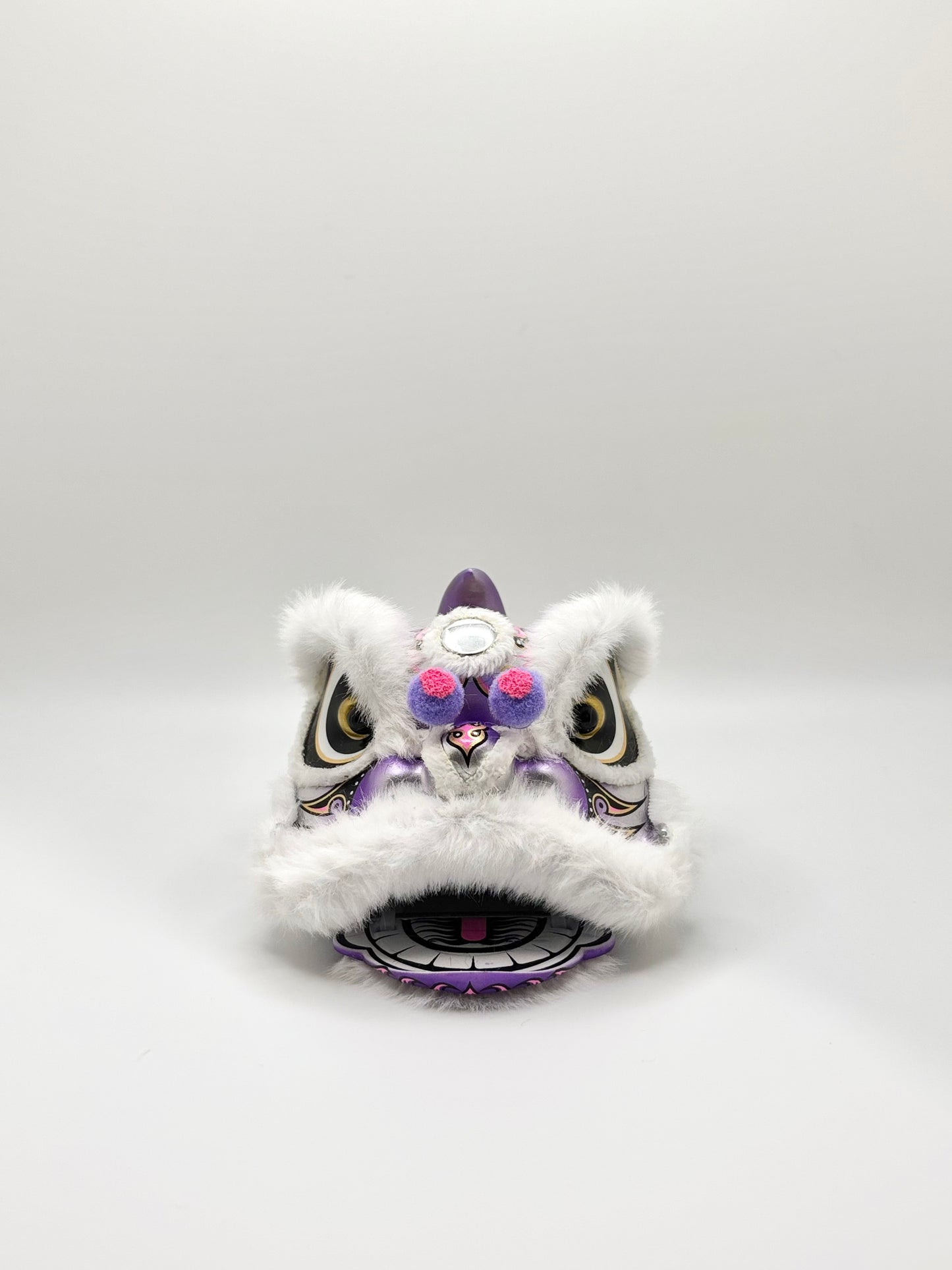 WHITE MINI FUTSAN LION HEAD