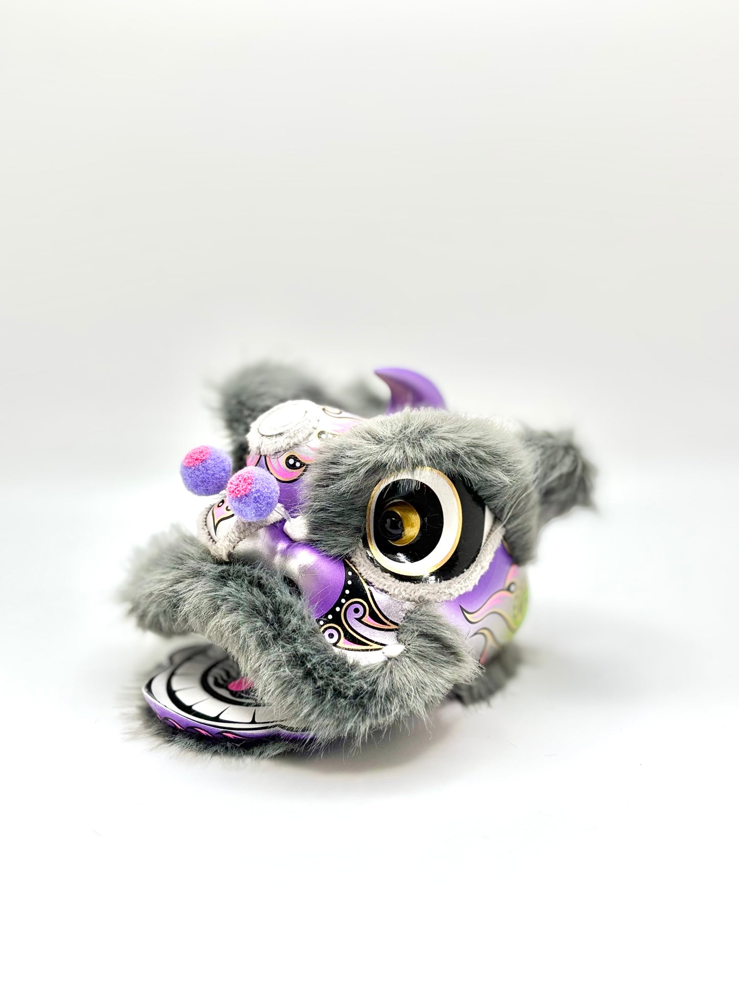 GREY MINI FUTSAN LION HEAD