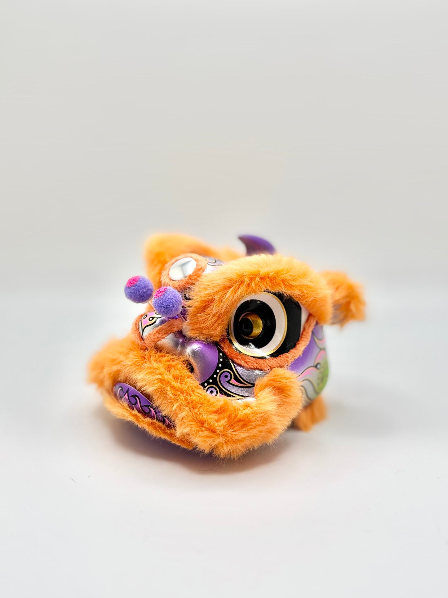 ORANGE MINI FUTSAN LION HEAD